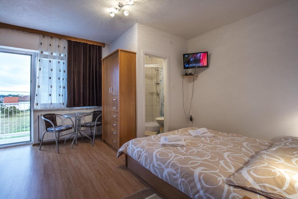 קורניצה Apartment And Rooms Aracic חדר תמונה