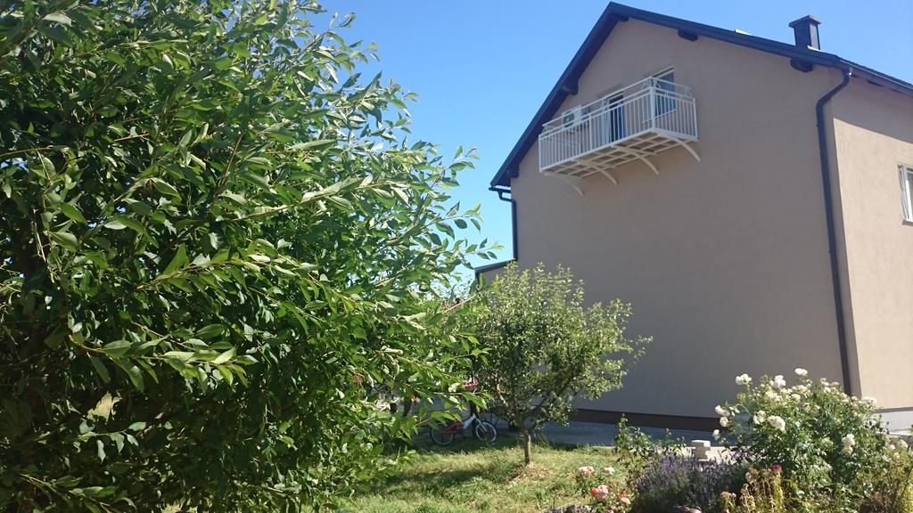 קורניצה Apartment And Rooms Aracic מראה חיצוני תמונה