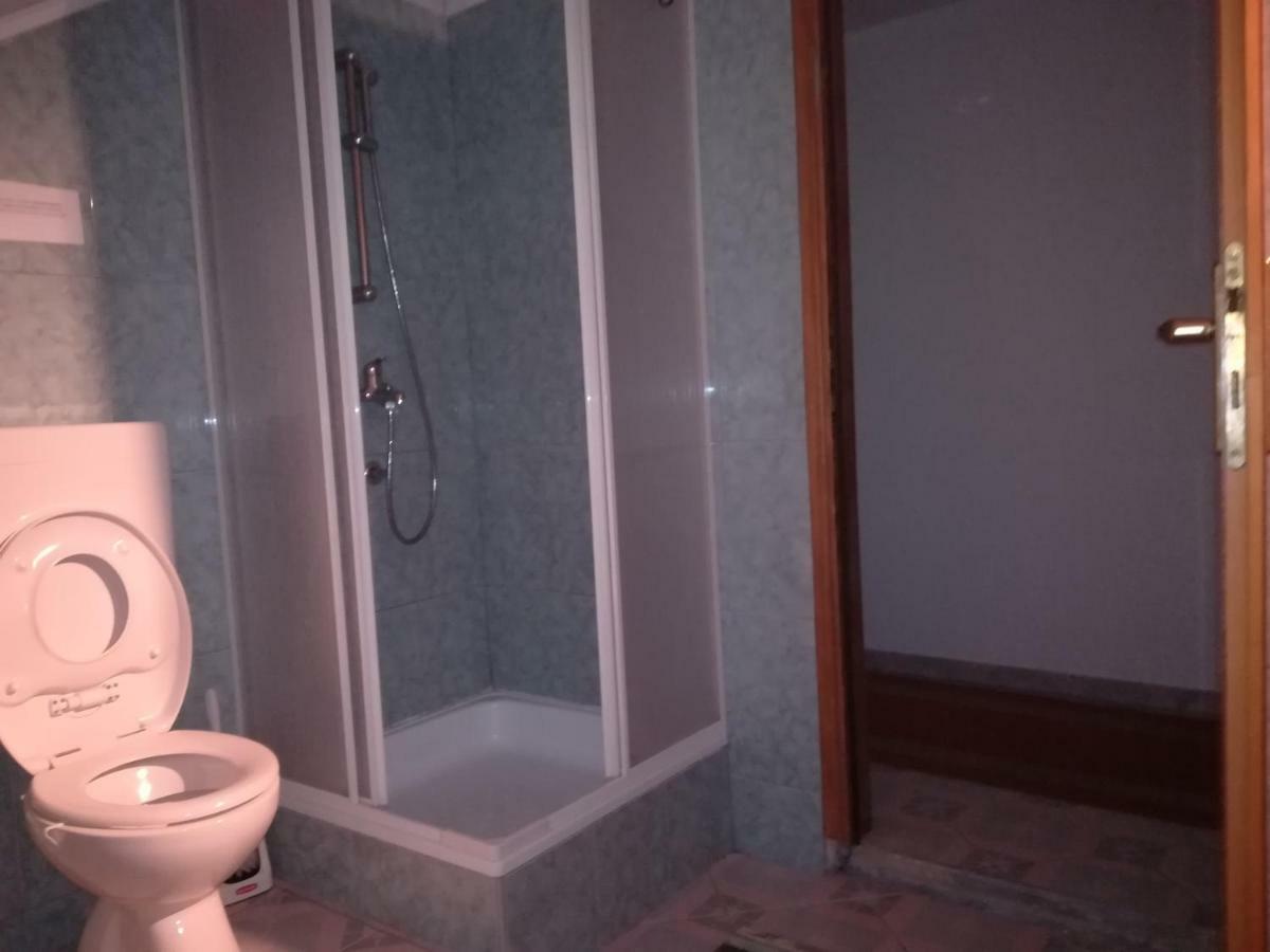 קורניצה Apartment And Rooms Aracic מראה חיצוני תמונה