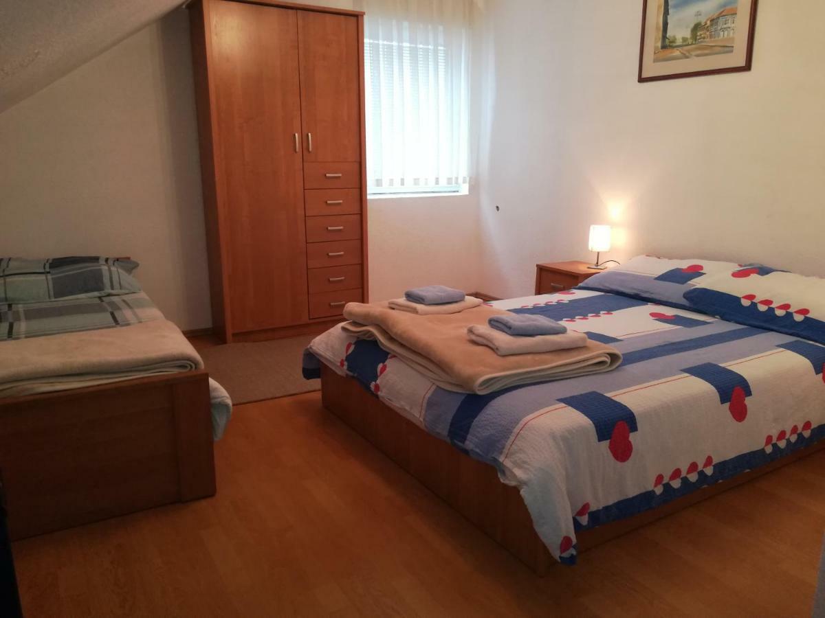 קורניצה Apartment And Rooms Aracic מראה חיצוני תמונה